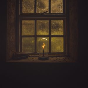 Preview wallpaper window, candle, dark