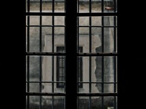 Preview wallpaper window, lattice, dark, room