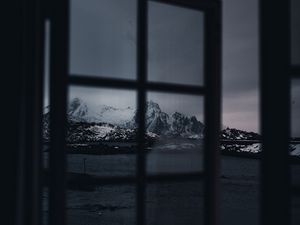 Preview wallpaper window, mountains, snowy, dark