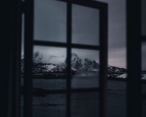 Preview wallpaper window, mountains, snowy, dark