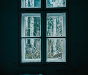 Preview wallpaper window, pillow, dark