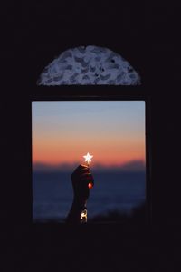 Preview wallpaper window, star, hand, night