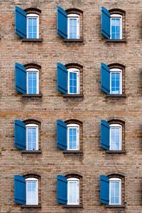 Preview wallpaper windows, shutters, bricks, building