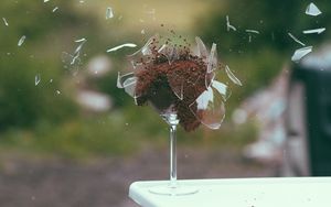 Preview wallpaper wine glass, shards, glass