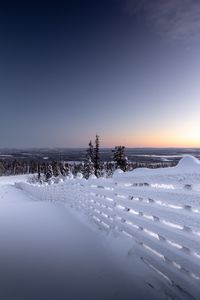 Preview wallpaper winter, snow, fence, snowy, frost, horizon