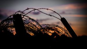 Preview wallpaper wire, silhouettes, evening, blur