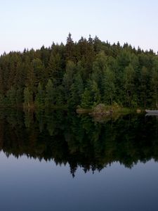 Preview wallpaper wood, coast, lake, reflection, triangle, lodge