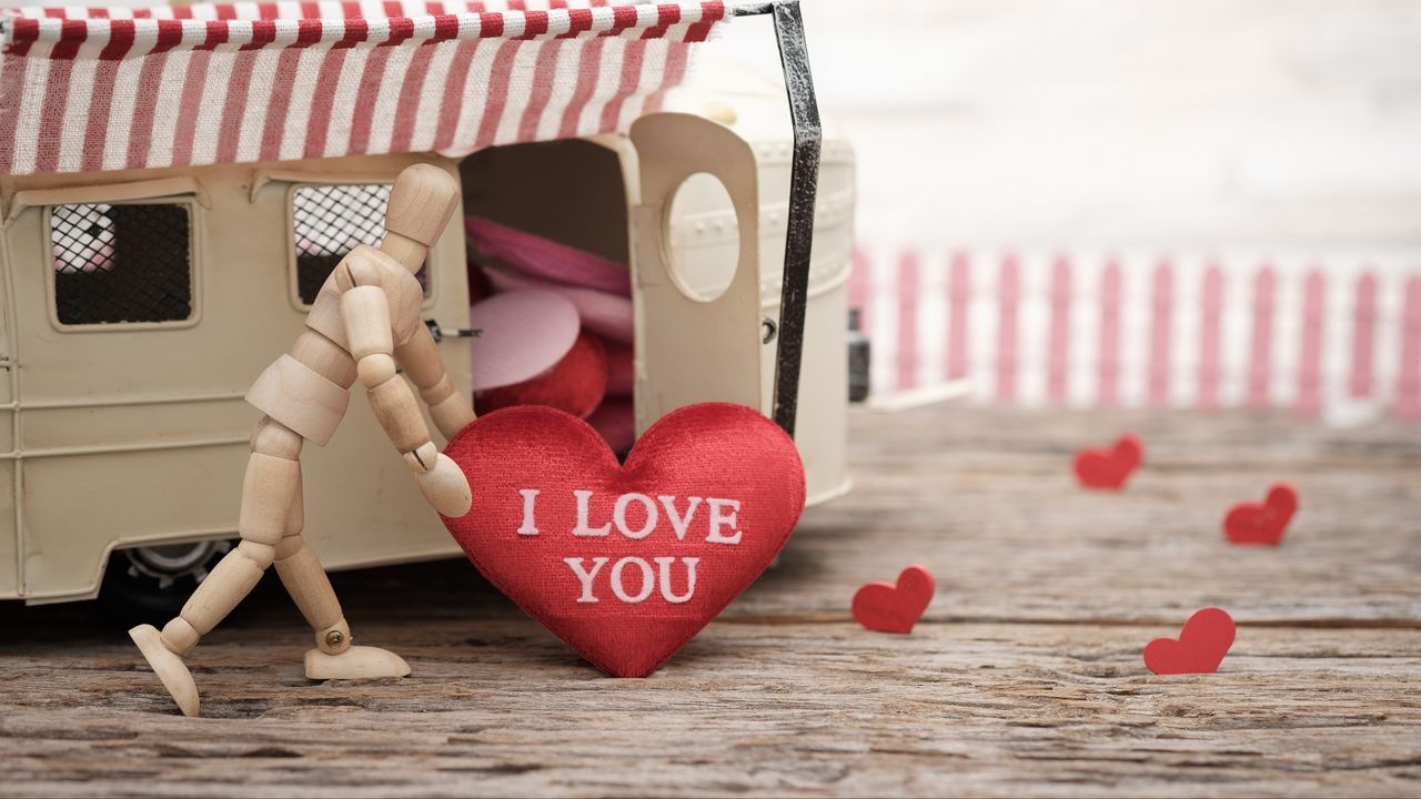 Wallpaper wooden figure, mannequin, heart, love