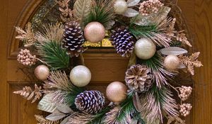Preview wallpaper wreath, balls, decor, new year, christmas