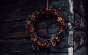 Preview wallpaper wreath, branches, cones, berries, decoration