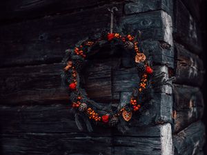 Preview wallpaper wreath, branches, cones, berries, decoration