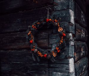 Preview wallpaper wreath, branches, cones, berries, decoration