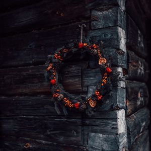 Preview wallpaper wreath, branches, cones, berries, decoration