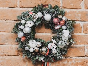 Preview wallpaper wreath, decoration, new year, christmas, wall