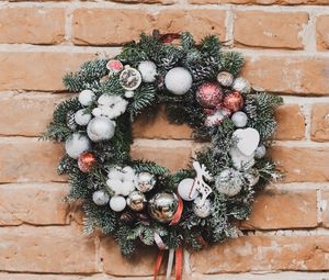 Preview wallpaper wreath, decoration, new year, christmas, wall