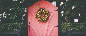 Preview wallpaper wreath, door, decoration