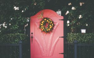 Preview wallpaper wreath, door, decoration