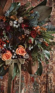 Preview wallpaper wreath, flowers, branches, berries, decoration