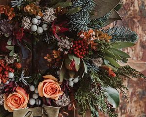 Preview wallpaper wreath, flowers, branches, berries, decoration