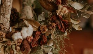 Preview wallpaper wreath, flowers, branches, dry, decoration