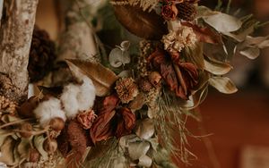 Preview wallpaper wreath, flowers, branches, dry, decoration