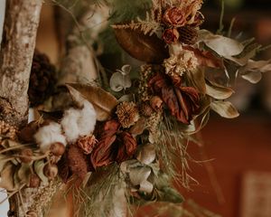 Preview wallpaper wreath, flowers, branches, dry, decoration