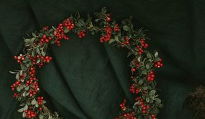 Preview wallpaper wreath, lingonberry, berries, red, bunches