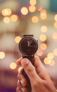 Preview wallpaper wristwatch, hand, glare