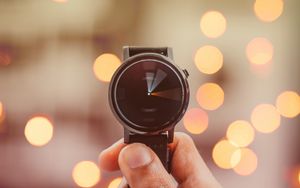Preview wallpaper wristwatch, hand, glare