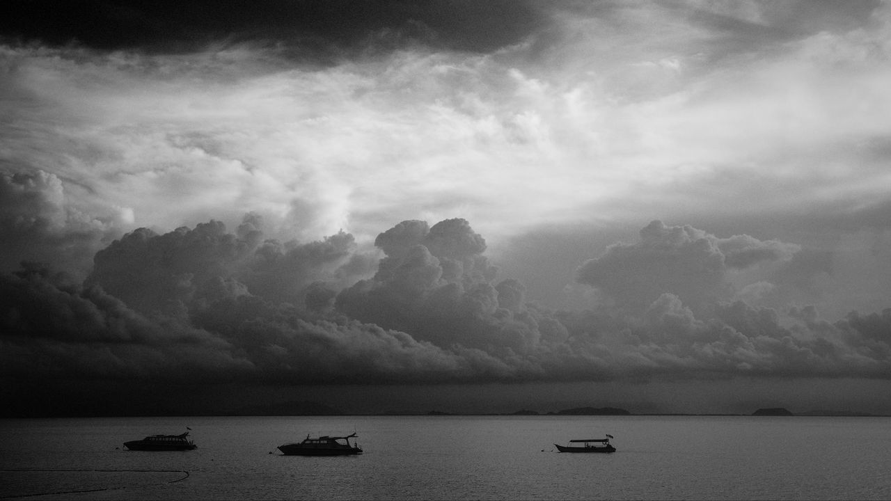 Wallpaper yachts, sea, clouds, dark