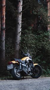 Preview wallpaper yamaha, bike, motorcycle, rear view, trees