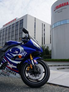 Preview wallpaper yamaha, motorcycle, bike, blue, sports, buildings