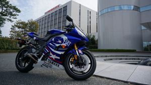 Preview wallpaper yamaha, motorcycle, bike, blue, sports, buildings