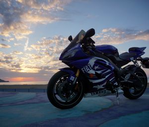 Preview wallpaper yamaha, motorcycle, bike, blue, twilight, moto