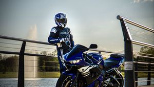 Preview wallpaper yamaha, motorcycle, blue, motorcyclist