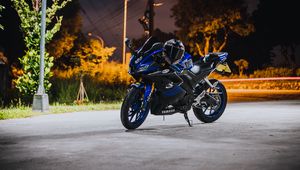 Preview wallpaper yamaha, motorcycle, blue, bike, helmet