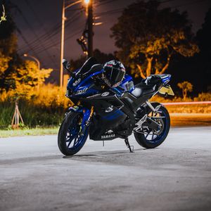 Preview wallpaper yamaha, motorcycle, blue, bike, helmet
