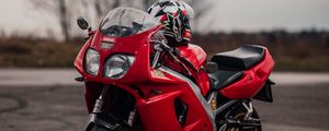 Preview wallpaper yamaha, motorcycle, red, helmet, road