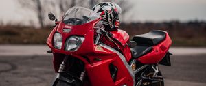 Preview wallpaper yamaha, motorcycle, red, helmet, road