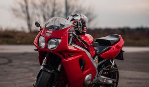Preview wallpaper yamaha, motorcycle, red, helmet, road