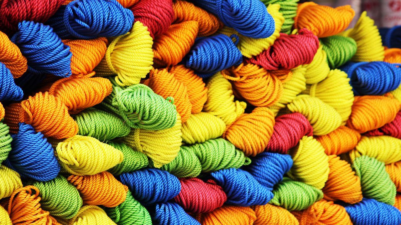 Wallpaper yarn, thread, colorful