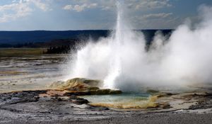 Preview wallpaper yellowstone, reserve, geyser, source, thermal, splash