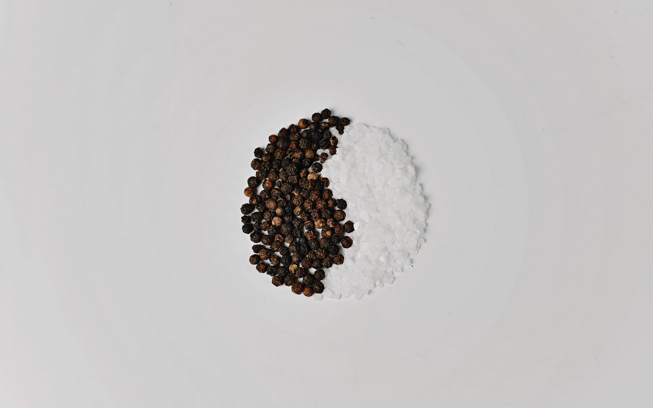 1280x800 Wallpaper yin and yang, salt, pepper, minimalism