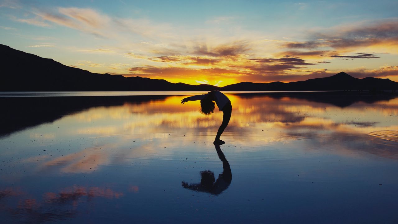 Wallpaper yoga, silhouette, lake, horizon