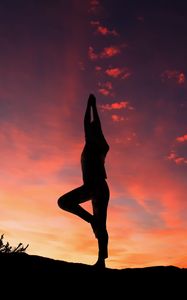 Preview wallpaper yoga, silhouette, sunset, man