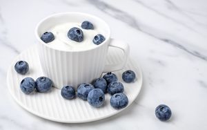 Preview wallpaper yogurt, blueberries, berries, cup, white
