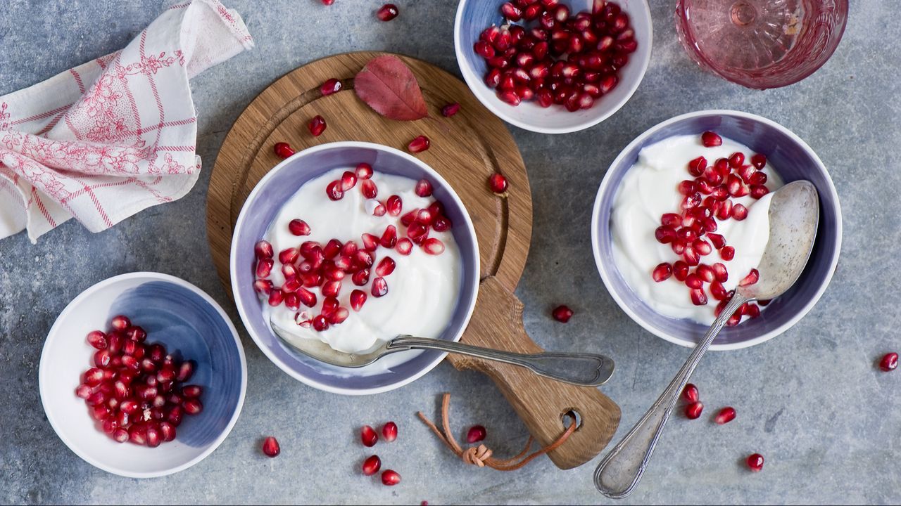 Wallpaper yogurt, pomegranates, cream, corn